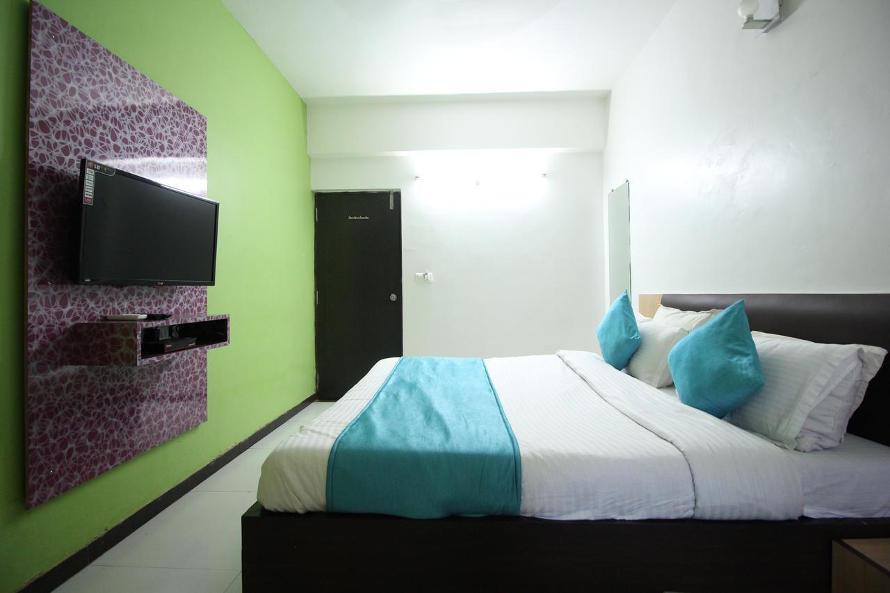Hotel Hillton Inn Gandhinagar Buitenkant foto