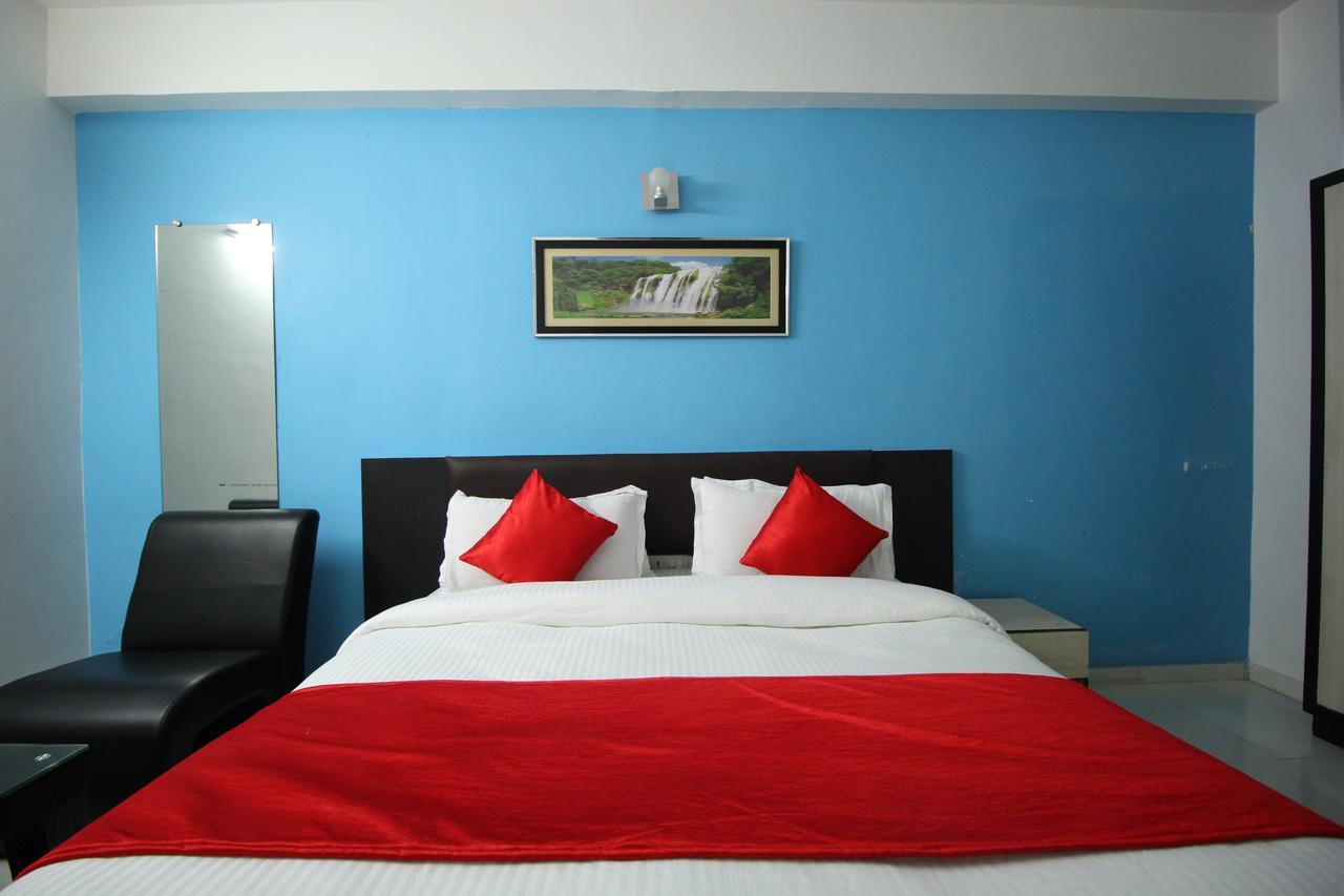 Hotel Hillton Inn Gandhinagar Buitenkant foto