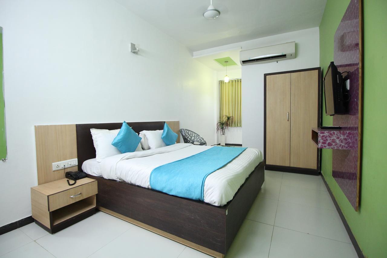 Hotel Hillton Inn Gandhinagar Buitenkant foto