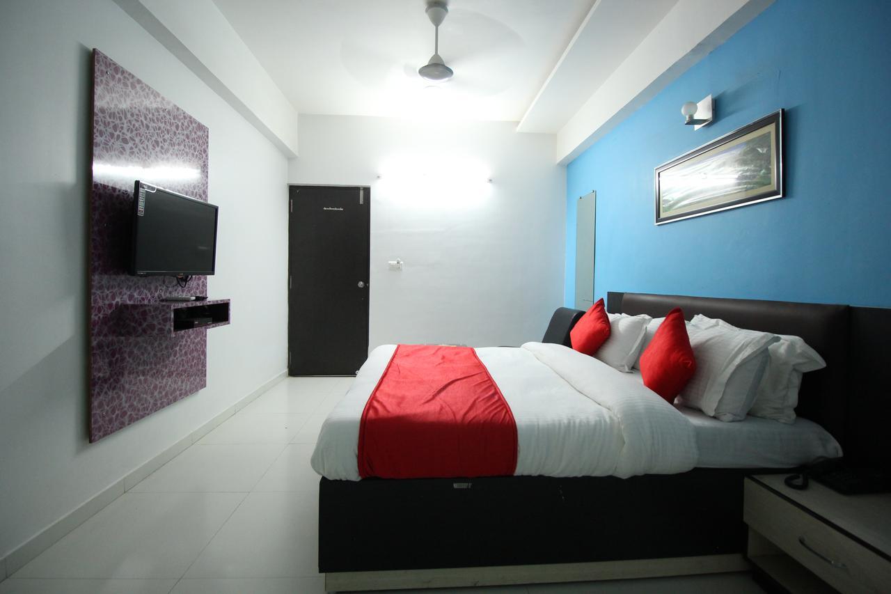 Hotel Hillton Inn Gandhinagar Buitenkant foto