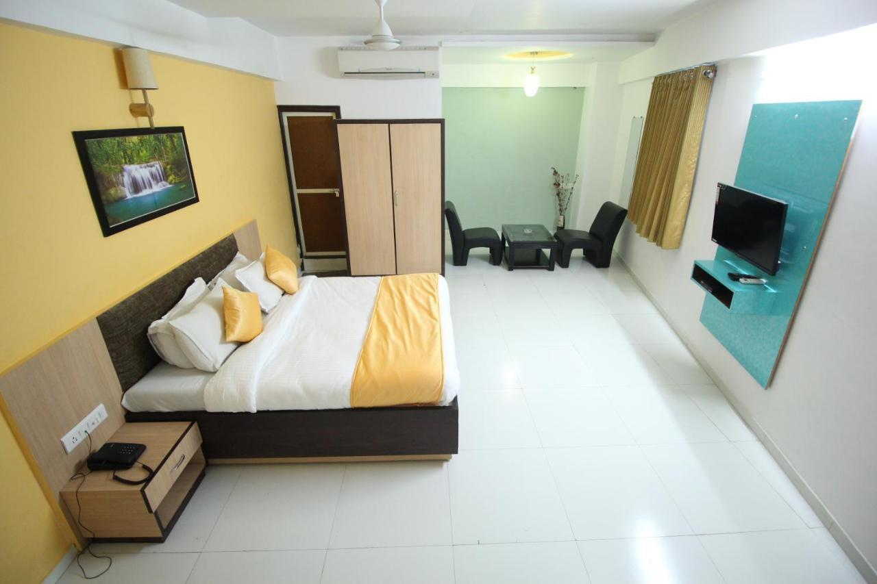 Hotel Hillton Inn Gandhinagar Buitenkant foto