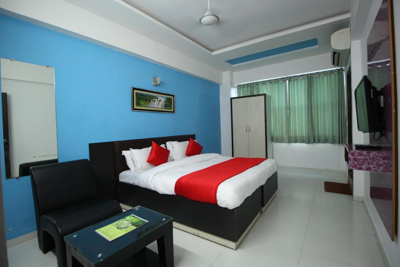 Hotel Hillton Inn Gandhinagar Buitenkant foto