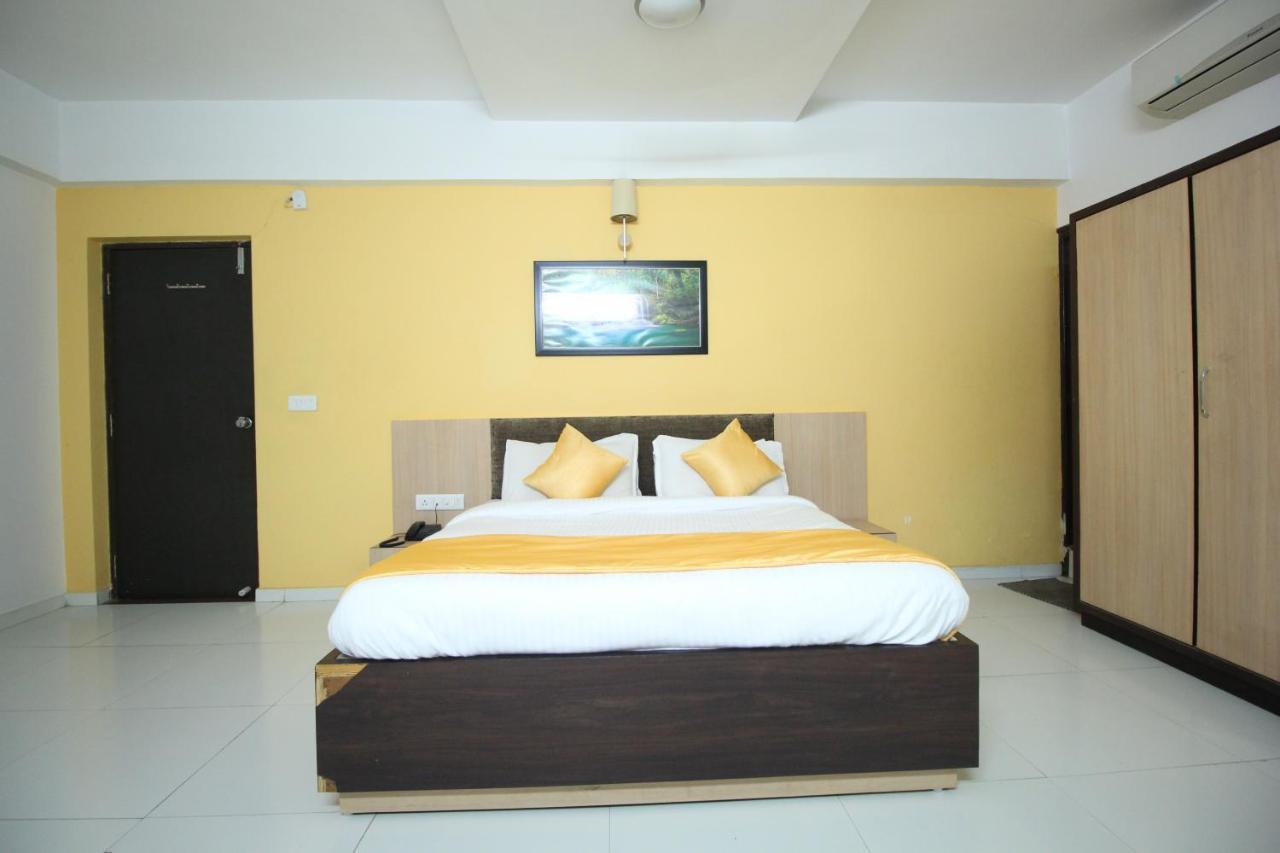 Hotel Hillton Inn Gandhinagar Buitenkant foto
