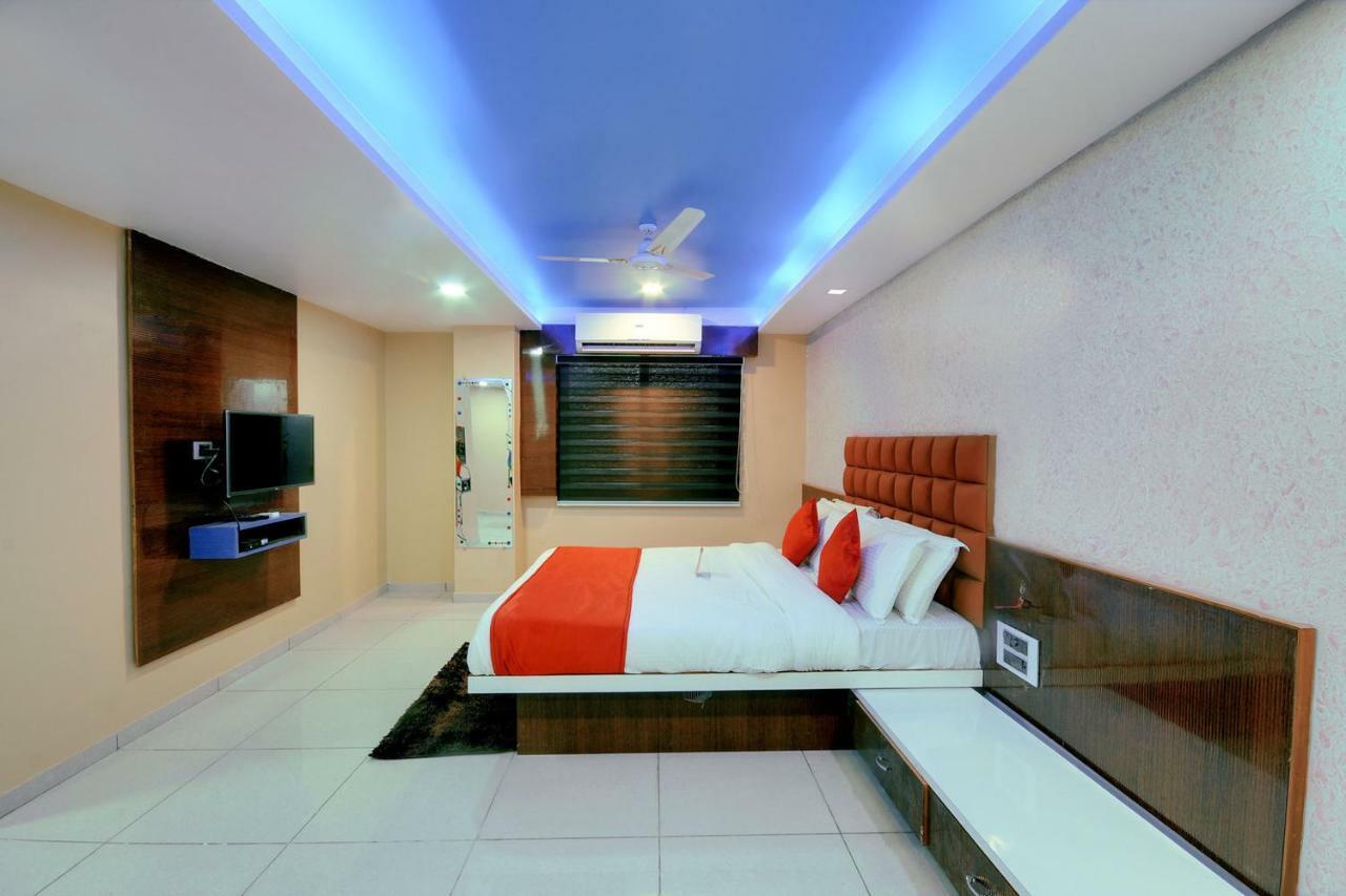 Hotel Hillton Inn Gandhinagar Buitenkant foto