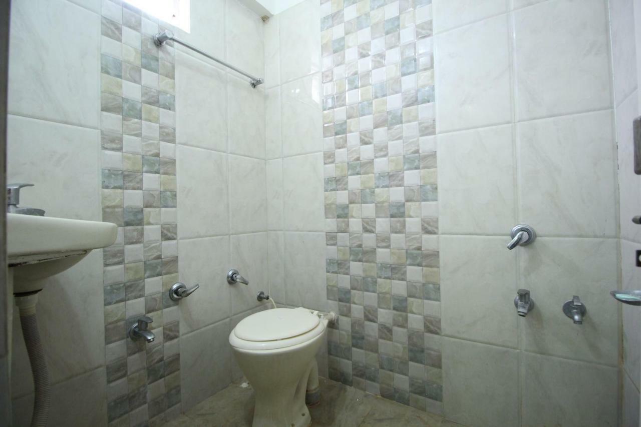 Hotel Hillton Inn Gandhinagar Buitenkant foto
