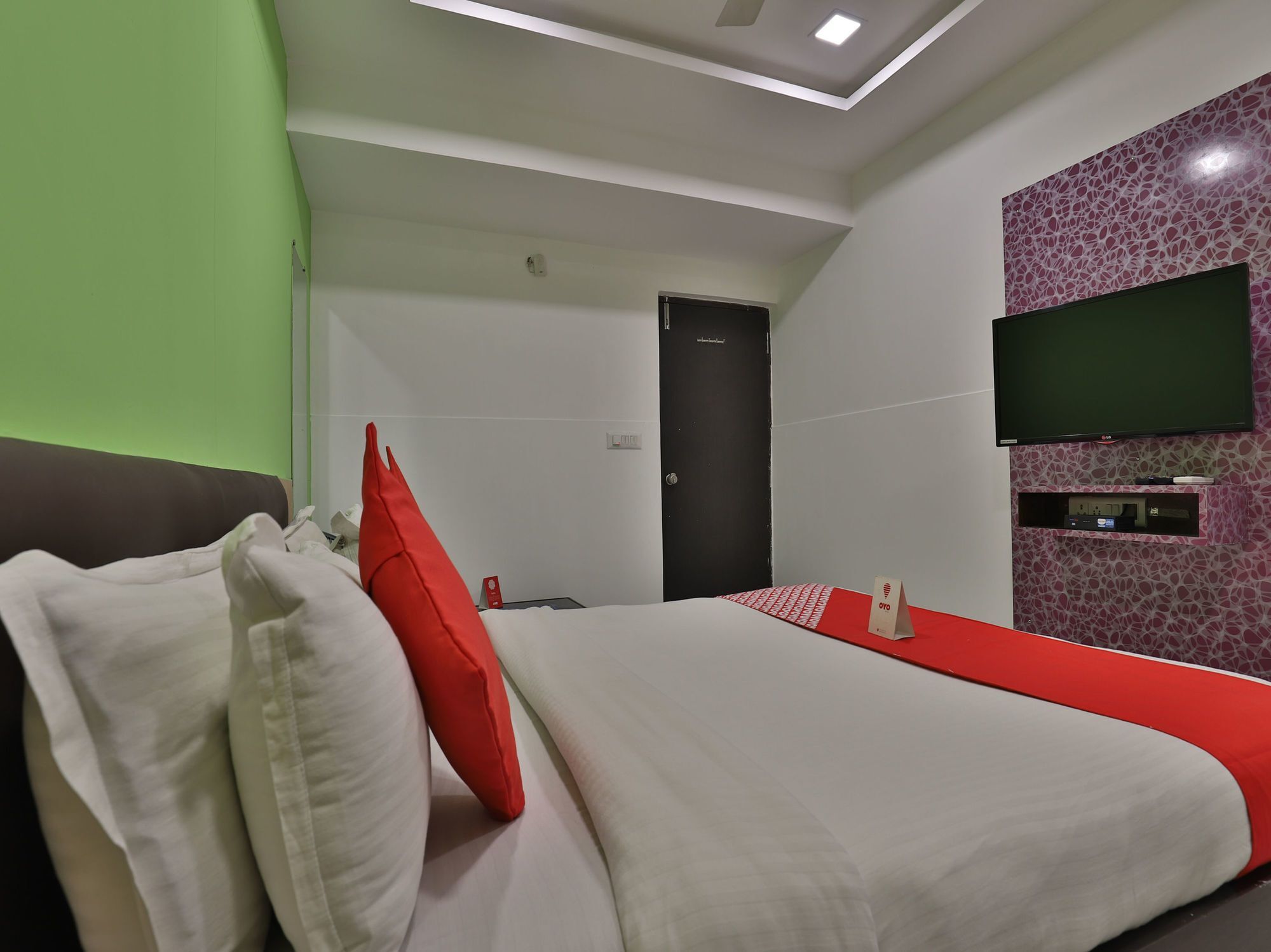 Hotel Hillton Inn Gandhinagar Buitenkant foto