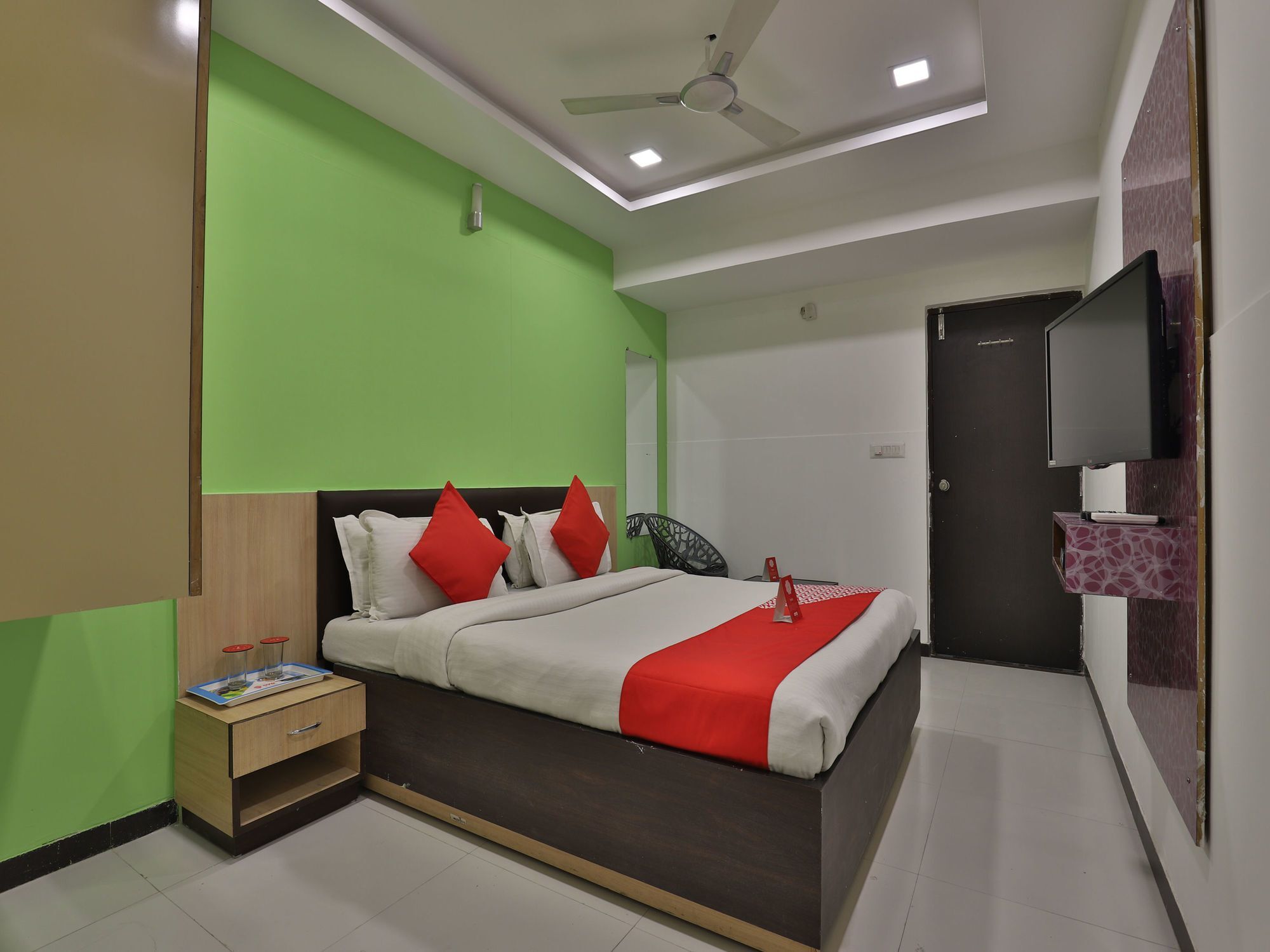 Hotel Hillton Inn Gandhinagar Buitenkant foto