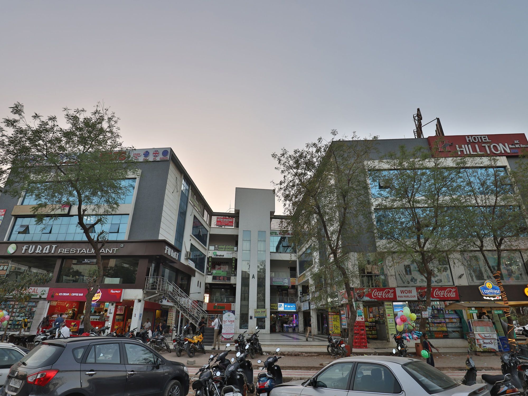 Hotel Hillton Inn Gandhinagar Buitenkant foto