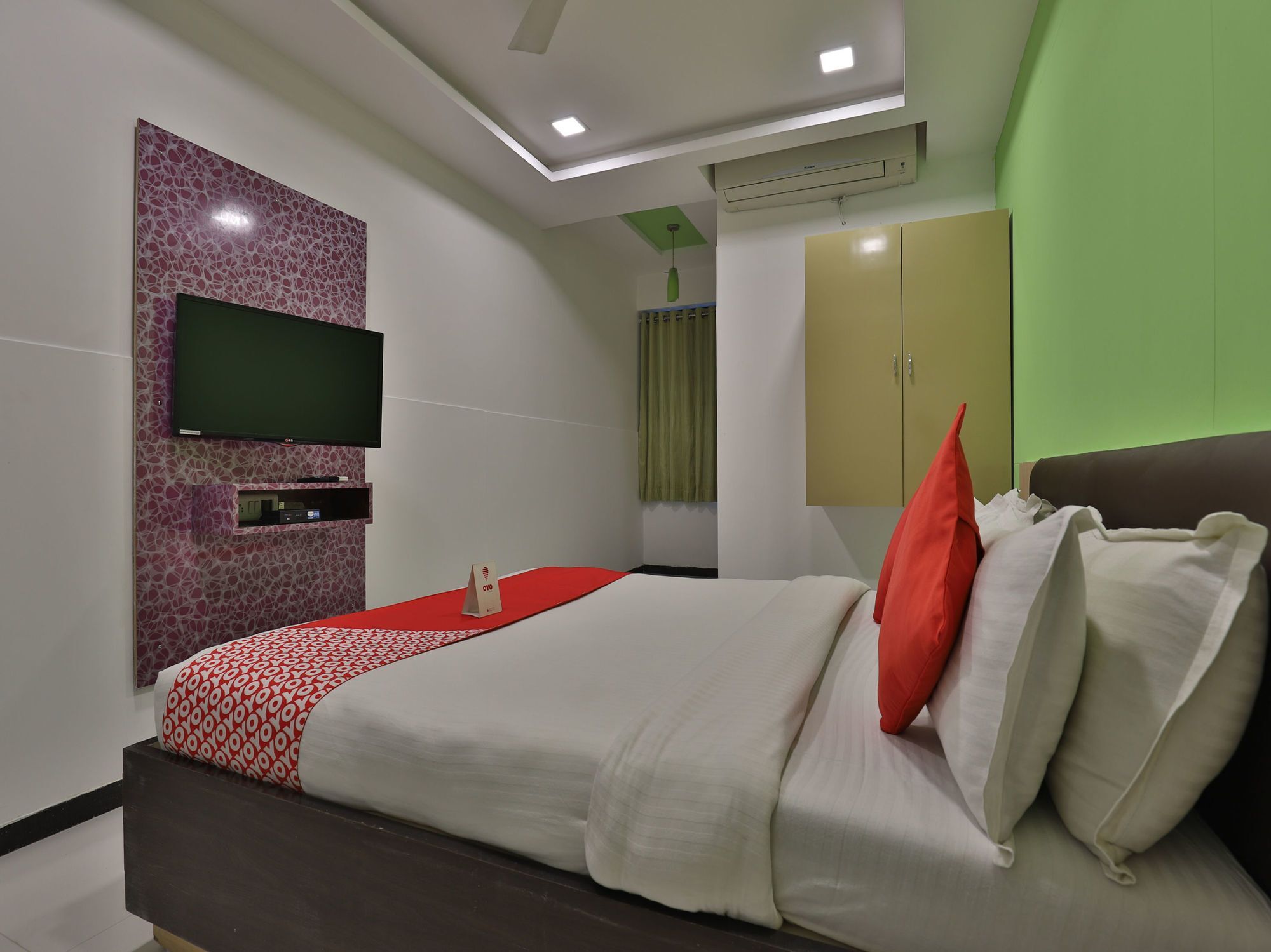 Hotel Hillton Inn Gandhinagar Buitenkant foto