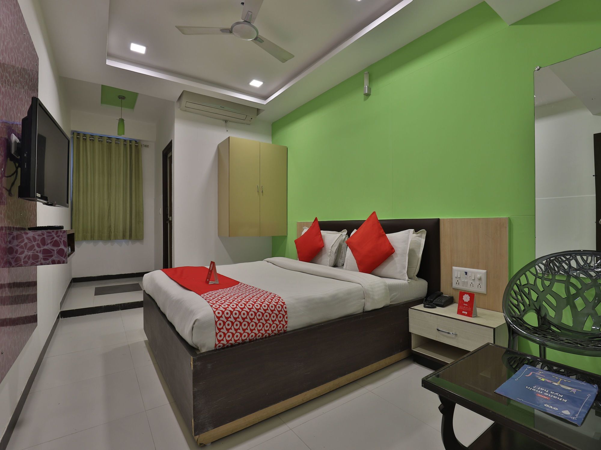 Hotel Hillton Inn Gandhinagar Buitenkant foto